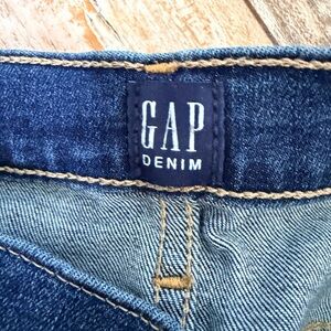 Petite 28/6 GAP Women's Classic Indigo Jeans